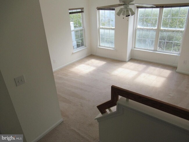 Building Photo - Beautiful 3 BR 3.5 BA Townhouse in Germantown
