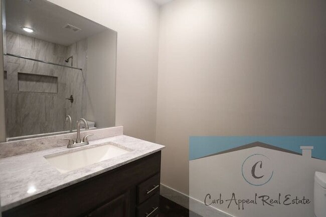 Building Photo - Beautiful 4 bed 2 bath home - HUD accepted!!