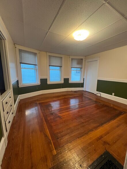 Building Photo - 53 Farragut Rd