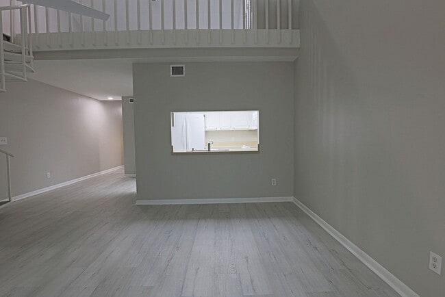 Building Photo - 8805 Lateen Ln