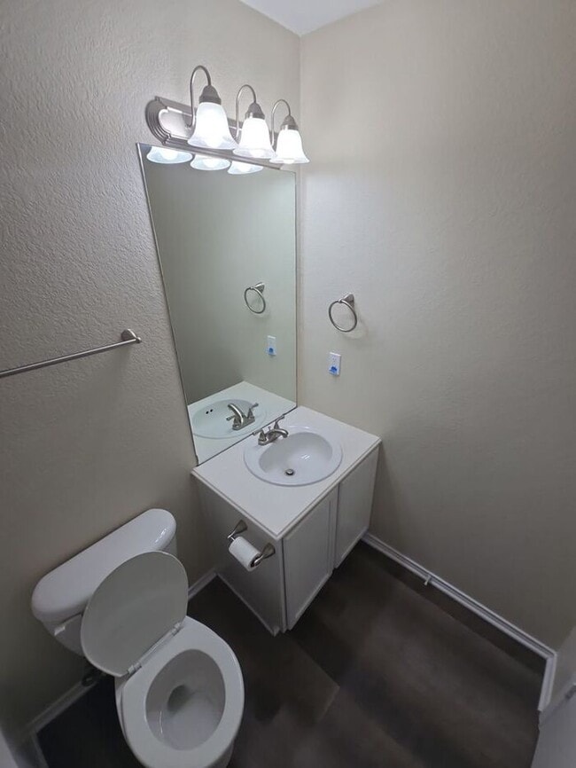Building Photo - **Charming 3-Bed, 2-Bath Home in Melissa, ...