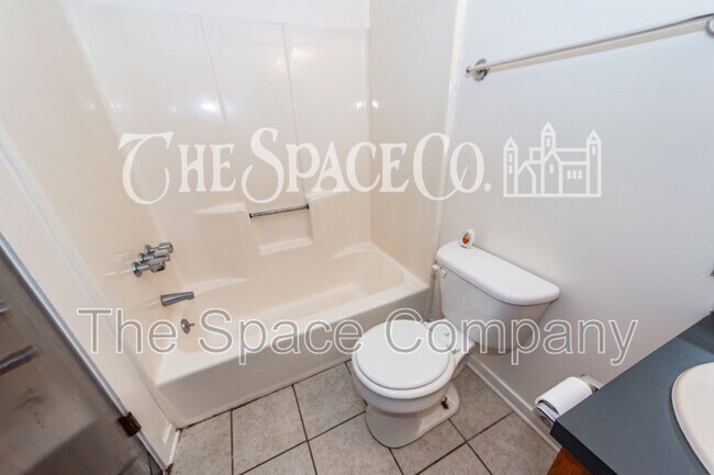 Building Photo - 2020 Coldspring Dr