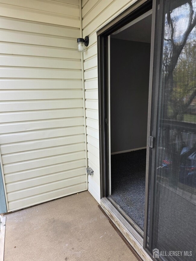 Building Photo - 447 Danbury Ln