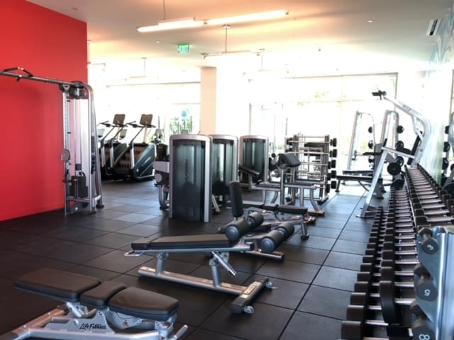 Building Photo - 1001 Queen St