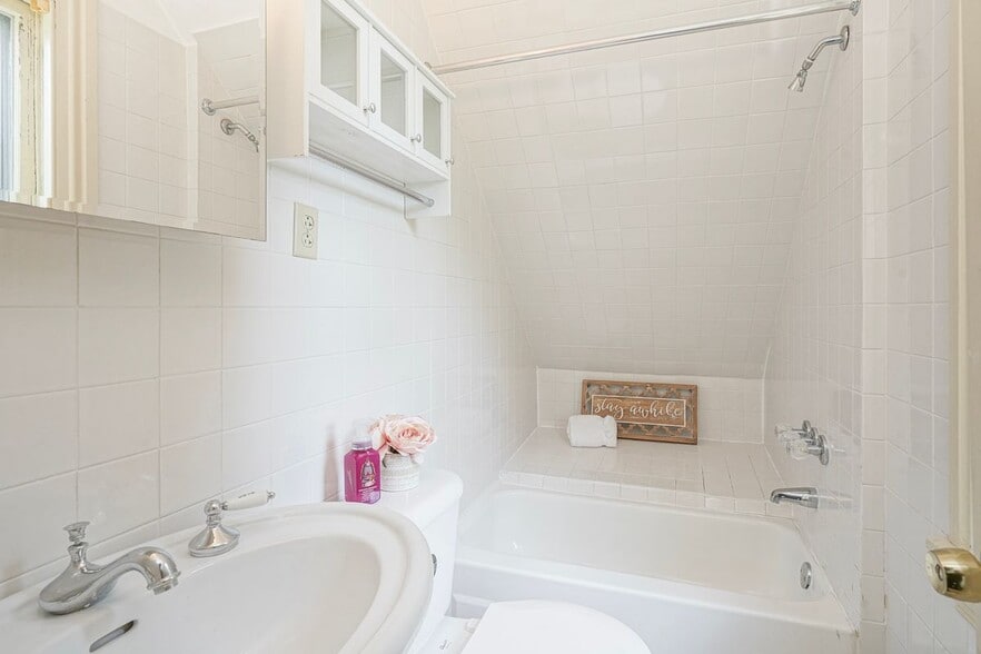 Building Photo - 315 Chestnut St