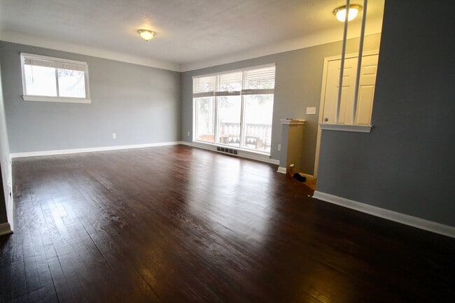 Building Photo - 30014 Lonnie Dr