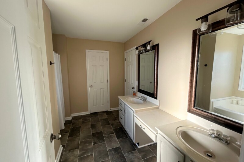 Building Photo - 3378 Poplar Hill