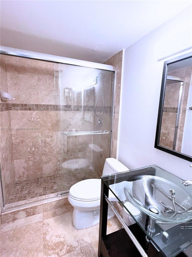 Building Photo - 770 Claughton Island Dr