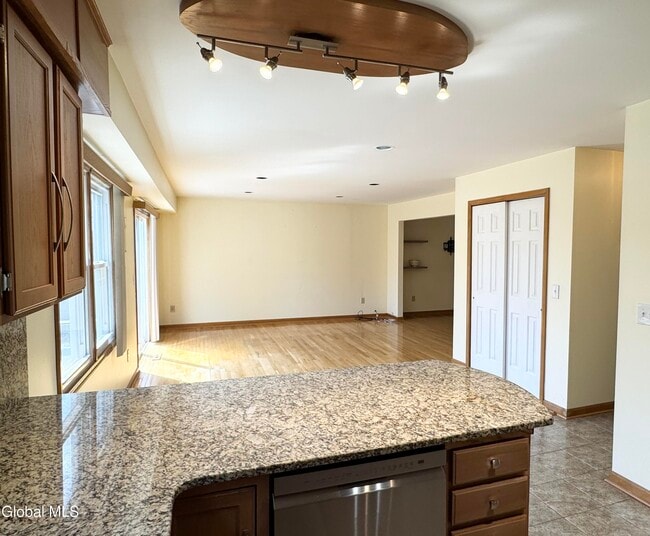 Building Photo - 9 Cimarron Way