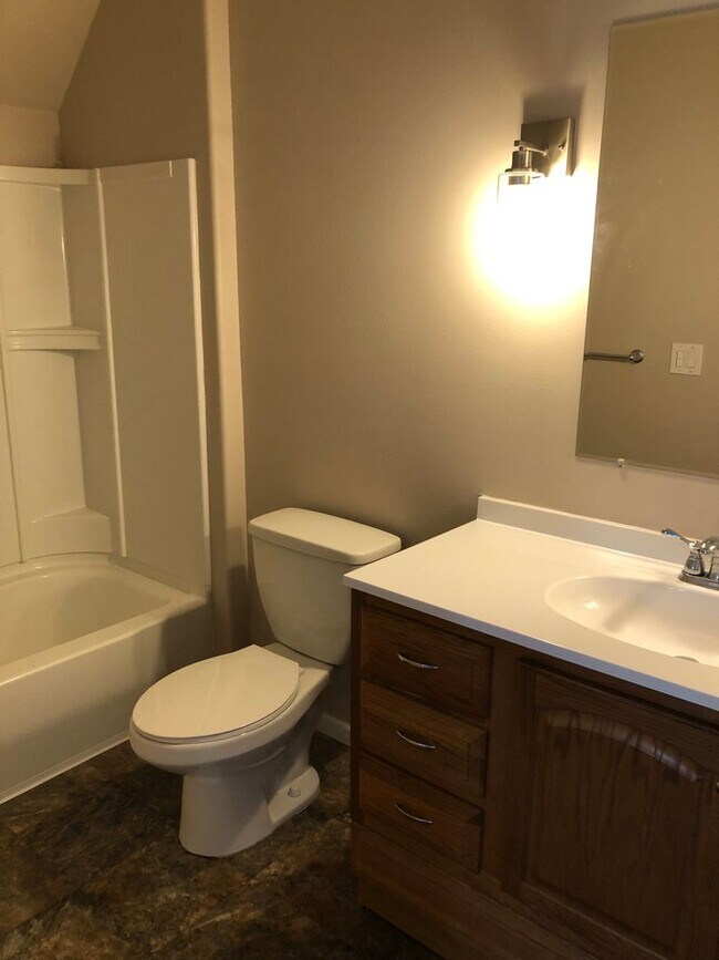 Building Photo - 819 S Main Ave