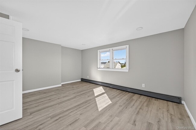 Building Photo - 28 Candle Ln