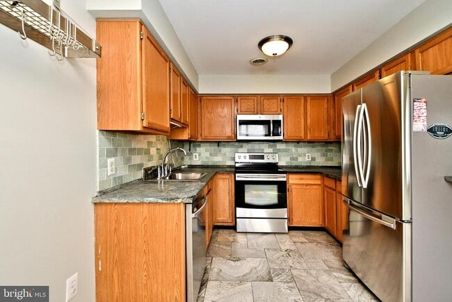 Building Photo - 122 Wheatsheaf Ln