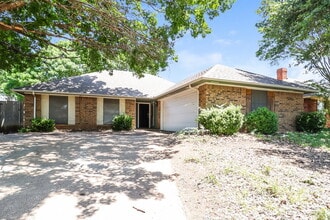 Building Photo - 4900 Barberry Dr