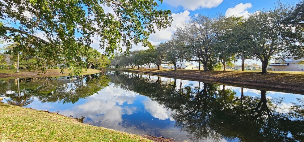 Building Photo - 1251 SW 84th Ter