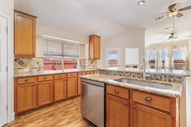 Building Photo - 3925 Oakmont Dr