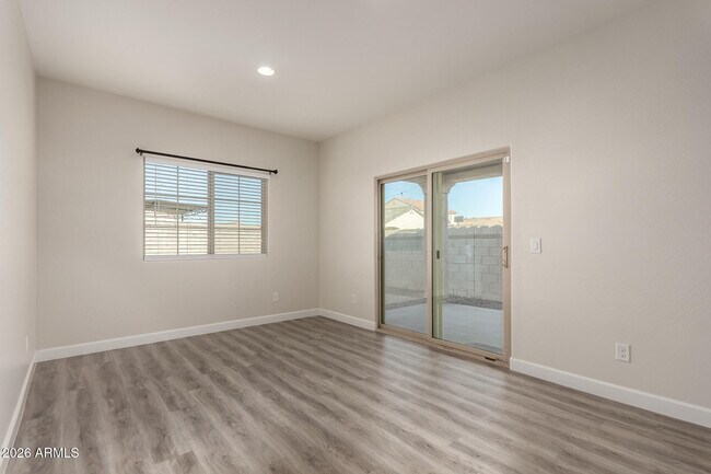 Building Photo - 11204 W Mobile Ln