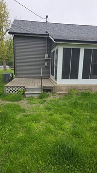 Building Photo - 419 Freeman St