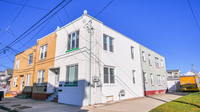 Building Photo - 547 N Connecticut Ave
