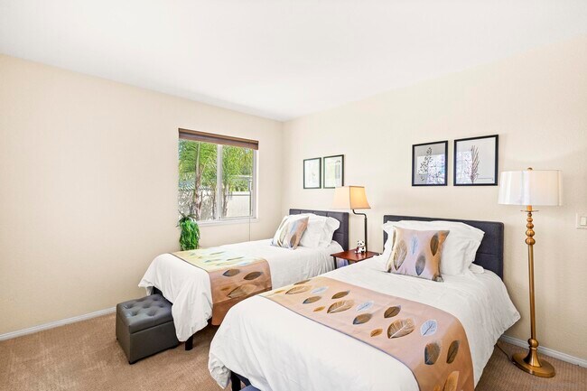 Building Photo - 1313 Paseo Hermosa