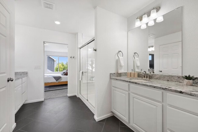 Building Photo - 10280 Yampa St