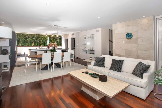 Building Photo - Experience La Jolla Living: Contemporary 3...
