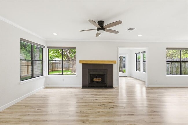 Building Photo - 2326 Dowd Ln