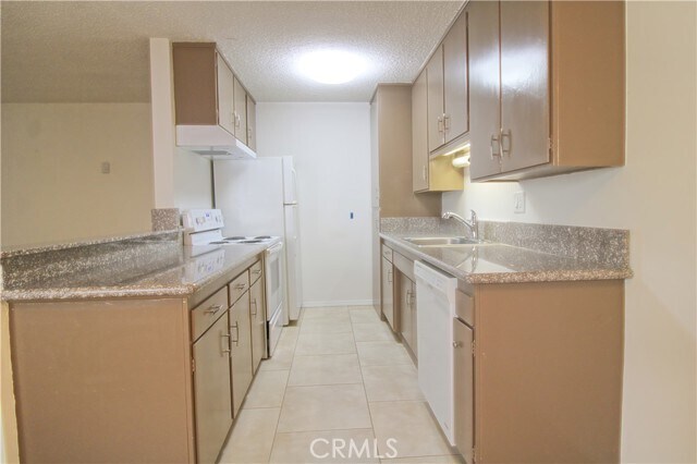 Building Photo - 807 E Cottonwood Rd