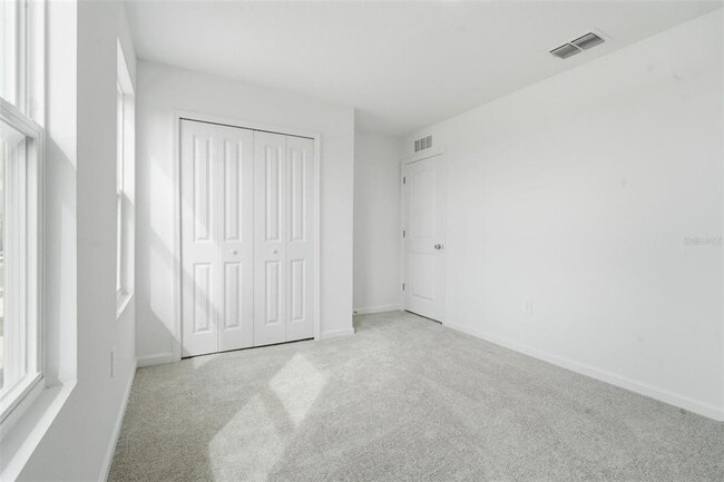 Building Photo - 2756 Lookout Rdg Rd