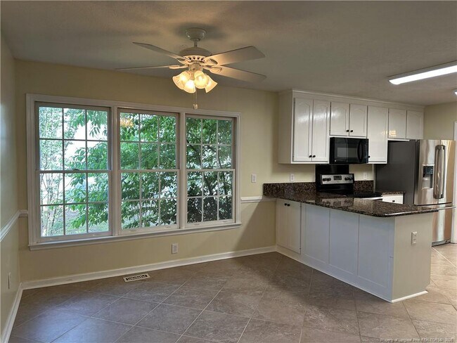 Building Photo - 2827 Beringer Dr