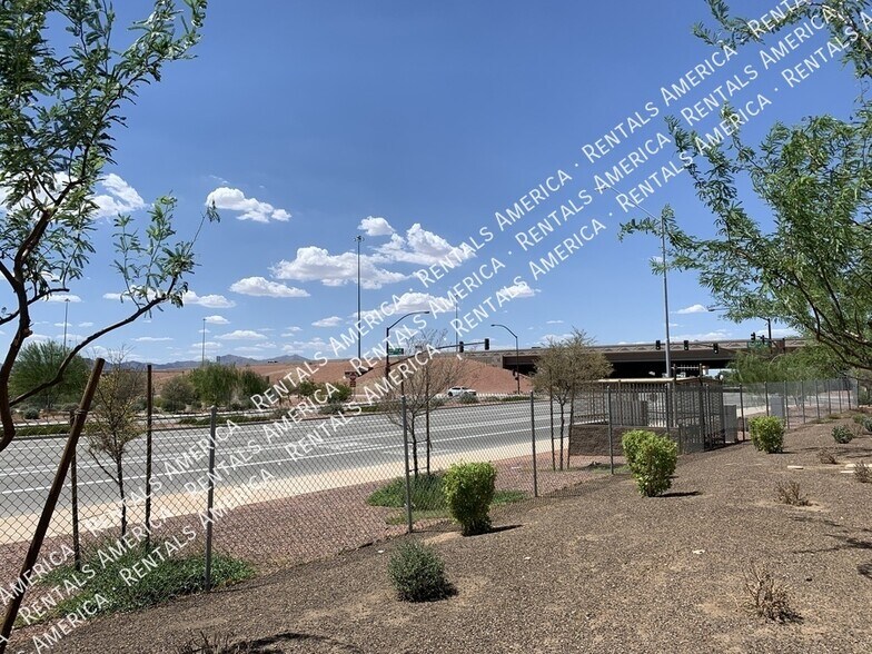 Building Photo - 16267 W La Ventilla Way