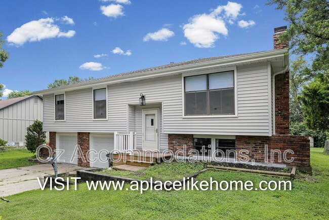 Building Photo - 1105 W Elm Terrace
