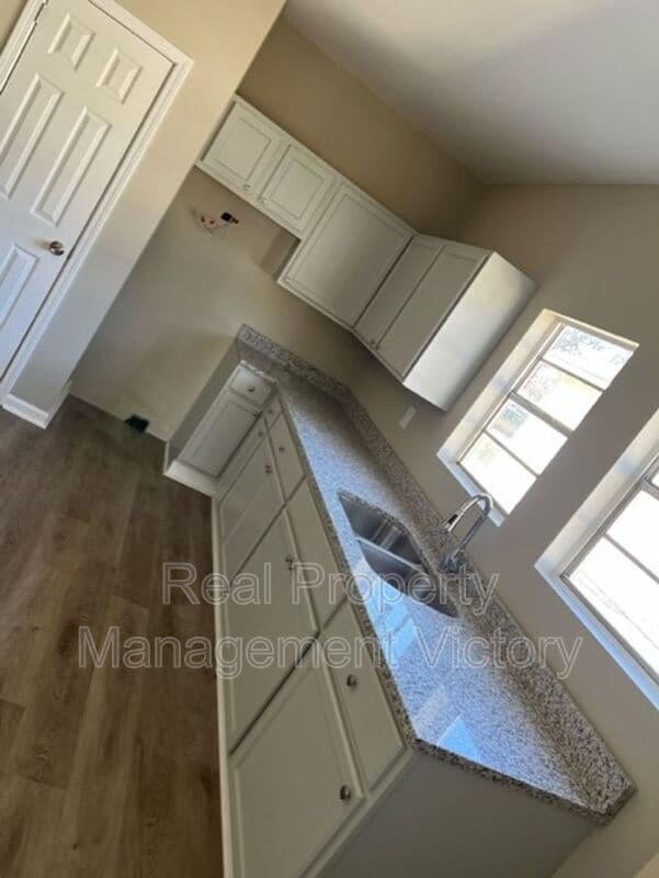 Building Photo - 4909 Avenue R