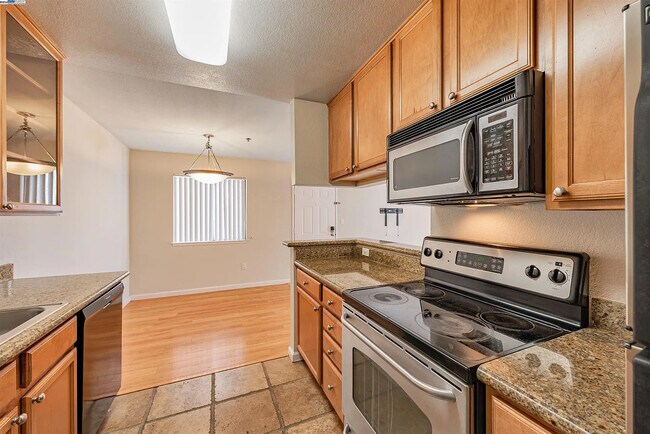 Building Photo - Sunnyvale 1BR with Private Balcony, In-Unit Laundry & Central Air – Prime Value at $2,129