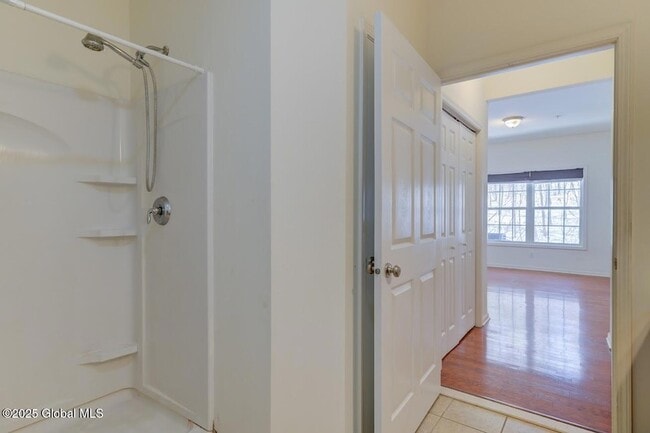 Building Photo - 55 Renaissance Ln