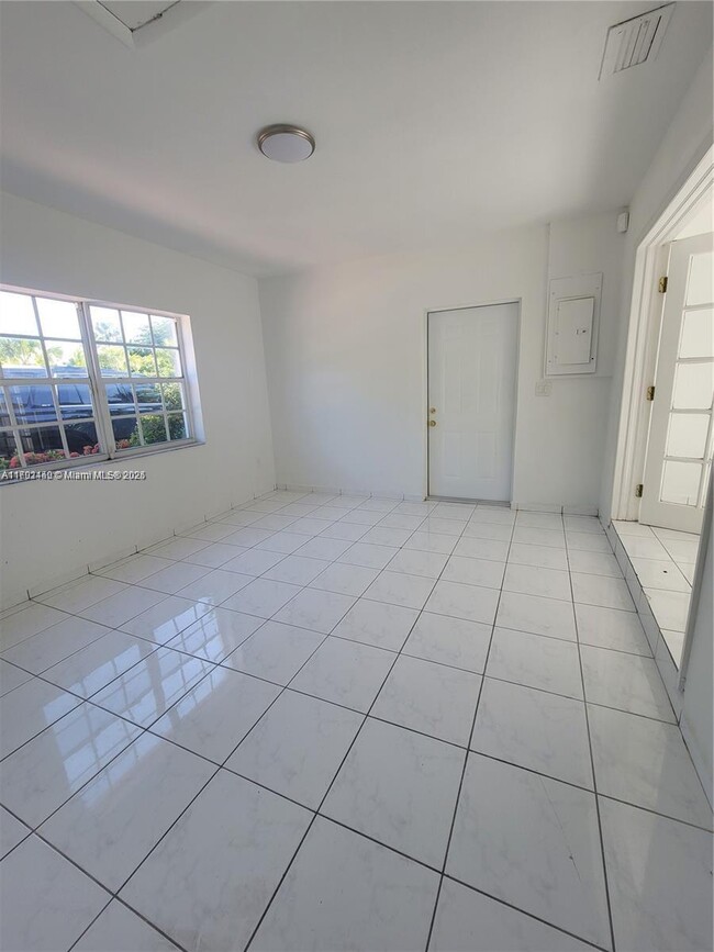 Building Photo - 12305 SW 42nd St