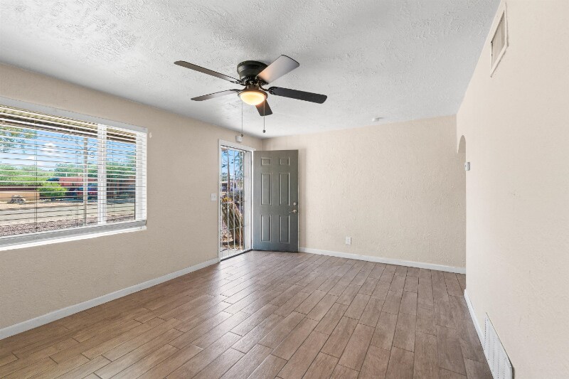 Building Photo - 3833 N Tyndall Ave