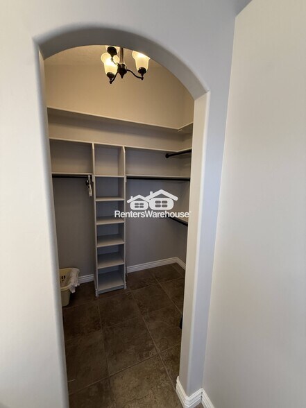 Building Photo - 1156 W 25 S