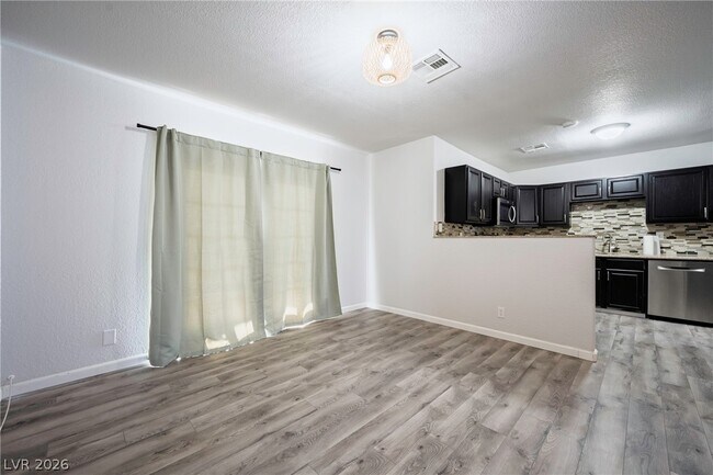 Building Photo - 343 Tungsten St