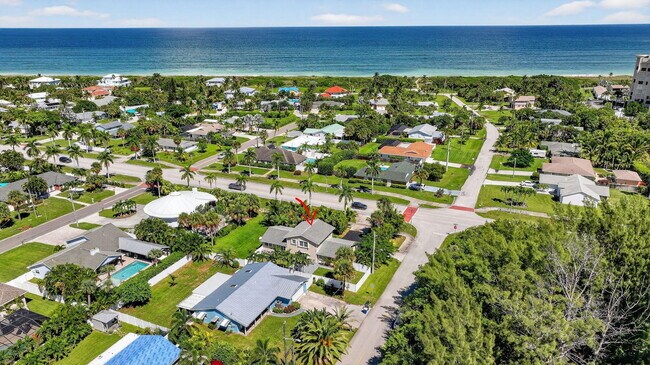 Building Photo - 2025 S Ocean Dr