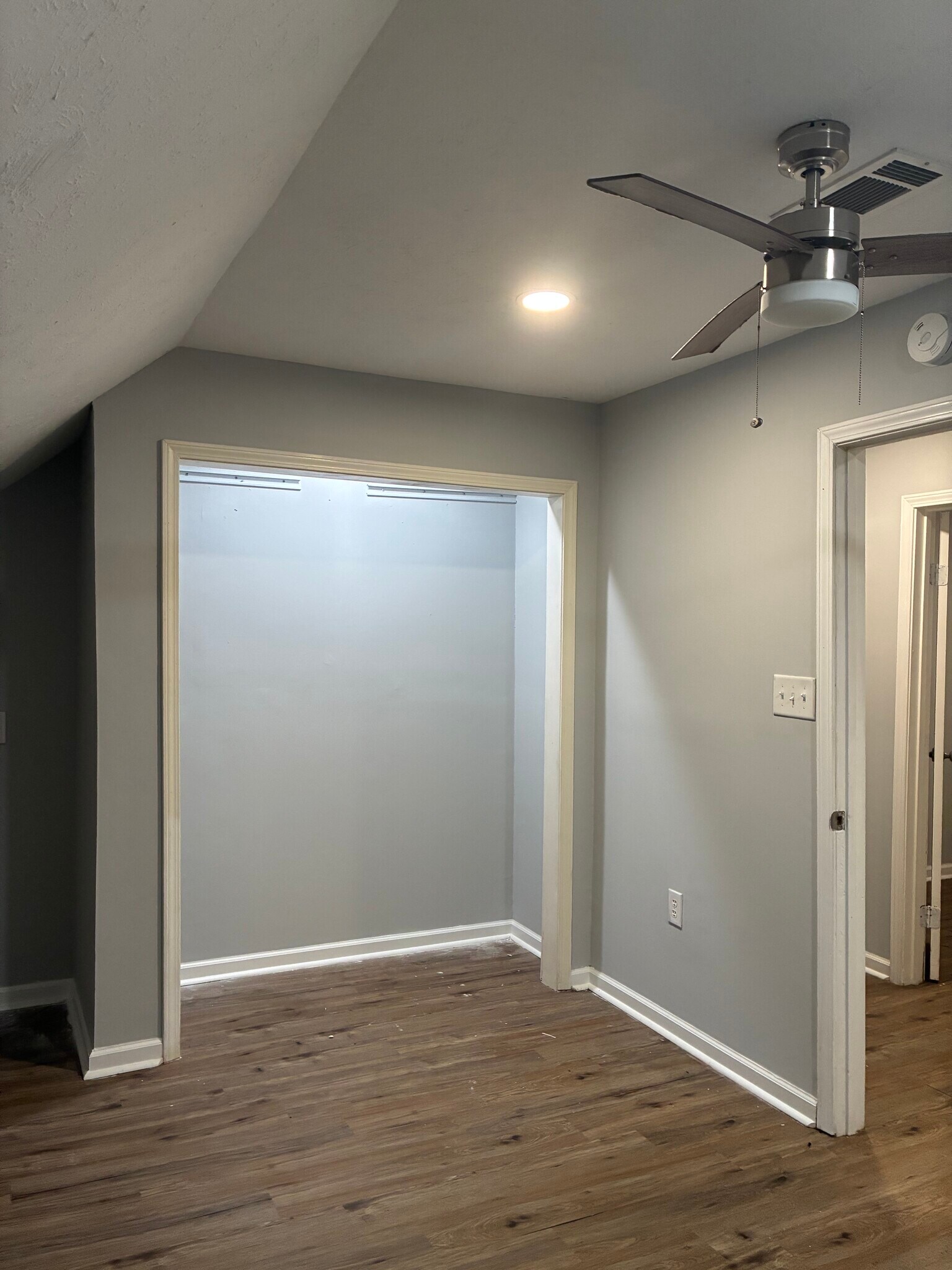Building Photo - 3829 Northview Dr