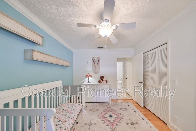 Building Photo - 817 Bannockburn Ave