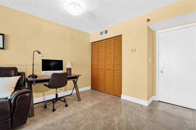 Building Photo - 770 Claughton Island Dr