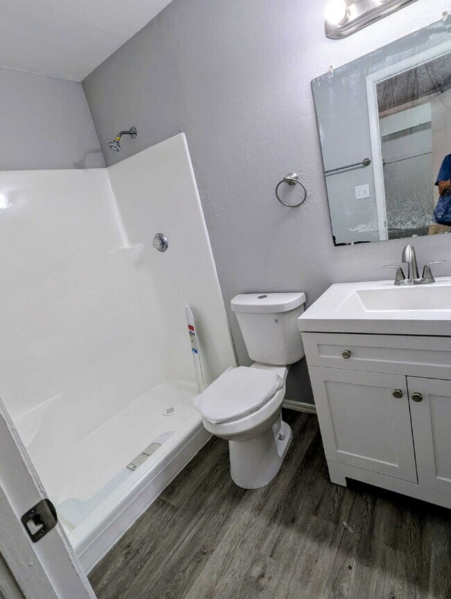 Building Photo - COMING SOON — Beautifully Remodeled 3-Bedroom Townhouse Near GCU