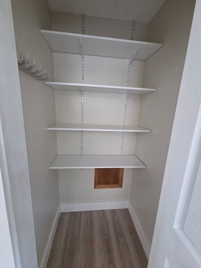 Building Photo - One Level Living