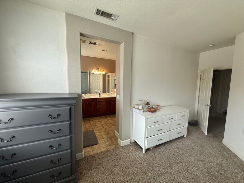 Building Photo - 34 Puffin Cir