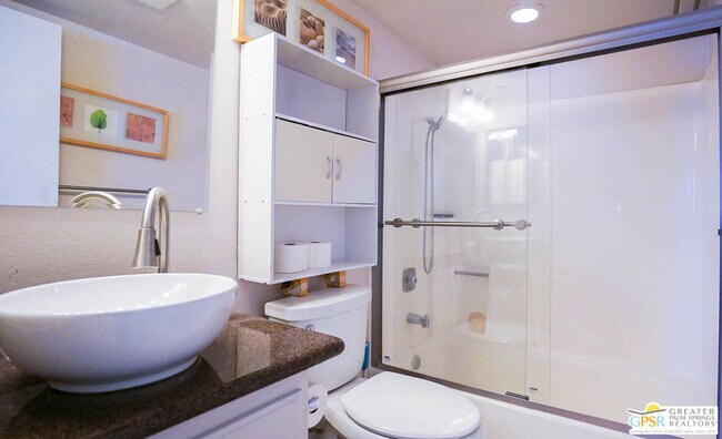 Building Photo - 5301 E Waverly Dr