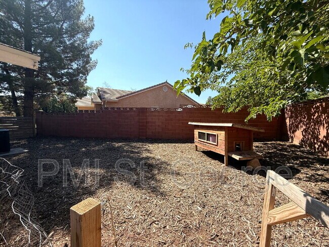 Building Photo - 1149 E Elder Cir