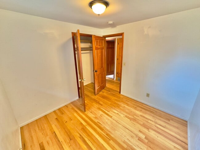 Building Photo - 2,510 Sq Ft | 5 Bedroom · 3 Bathroom – W/D, Terrace, Garage & Extra Space