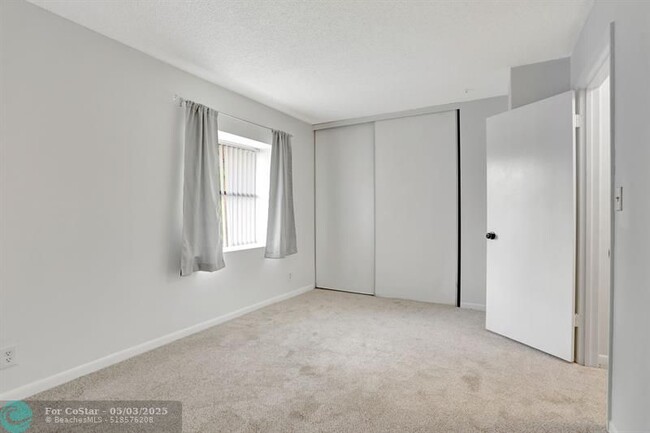 Building Photo - 3395 Carambola Cir