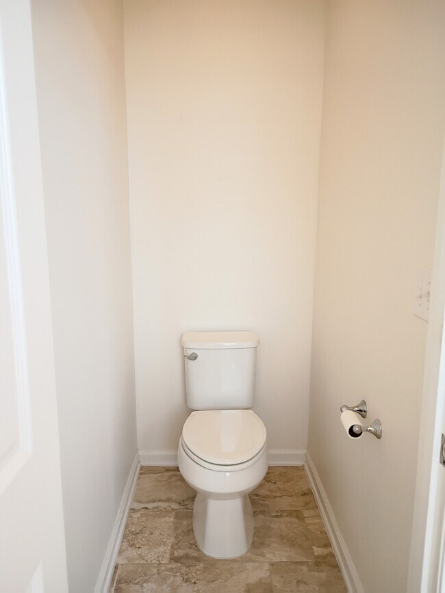 Building Photo - 112 Goldenrod Lake Dr